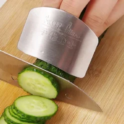 Stainless Steel Finger Hand Protector, Stainless Steel Finger Protector Finger Hand Not To Hurt Cut Safety Guard Finger Protection Tools Kitchen Cooking Tools