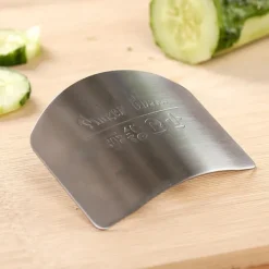 Stainless Steel Finger Hand Protector, Stainless Steel Finger Protector Finger Hand Not To Hurt Cut Safety Guard Finger Protection Tools Kitchen Cooking Tools