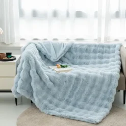Super Soft Faux Fur Throw Blanket Royal Luxury Cozy Plush Blanket use for Couch Sofa Bed Chair, Reversible Fuzzy Faux Fur Velvet Blanket
