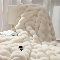 Super Soft Faux Fur Throw Blanket Royal Luxury Cozy Plush Blanket use for Couch Sofa Bed Chair, Reversible Fuzzy Faux Fur Velvet Blanket