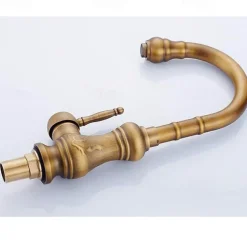 Traditional Kitchen Sink Mixer Faucet Swivel Spout Rotates 360°, Retro Style Single Handle Kitchen Taps Deck Mounted, One Hole Brass Vintage Water Vessel Taps