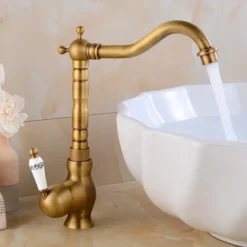 Traditional Kitchen Sink Mixer Faucet with Cold and Hot Hose, Vessel Taps Single Handle