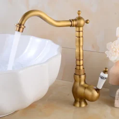 Traditional Kitchen Sink Mixer Faucet with Cold and Hot Hose, Vessel Taps Single Handle