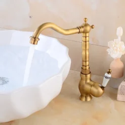 Traditional Kitchen Sink Mixer Faucet with Cold and Hot Hose, Vessel Taps Single Handle