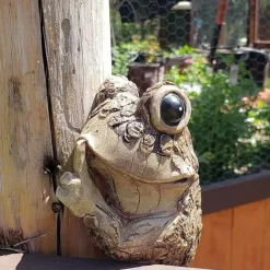 Tree Sculpture Adorable Frog Tree peeker Yard Decoration Garden peeker Tree Hugger Outdoor Statues Sloth Hug Decorations Garden