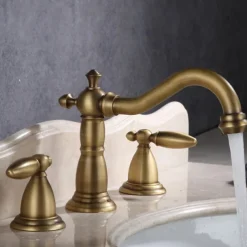 Vintage Widespread Bathroom Sink Mixer Faucet, 360 Swivel Retro Style Brass 3 Hole 2 Handle Basin Tap Deck Mounted, Washroom Basin Vessel Water Tap with Hot and Cold Hose