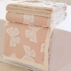 Winter Thickened Blanket Ultra-Soft and Warm Fleece Perfect for Cold Weather Cozy and Comfortable for Bed, Couch, or Lounge Ideal for Winter Home Decor