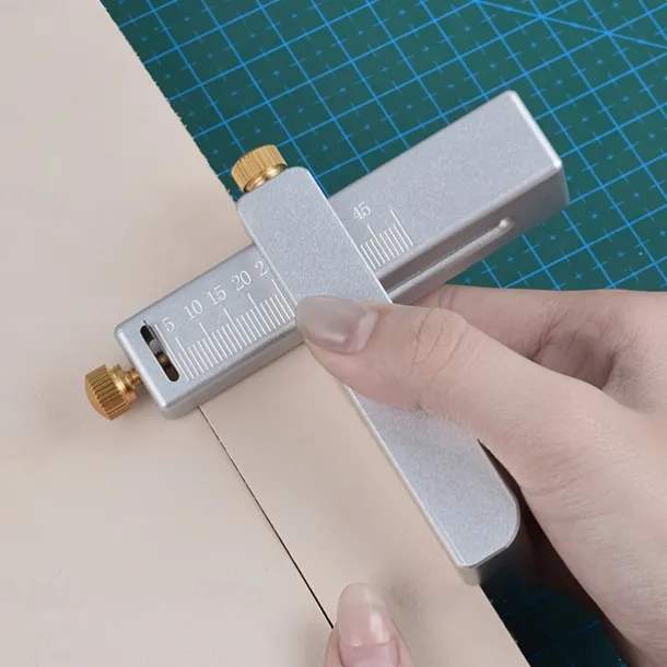 Women's Belt Cutting Men's Belt Cutting Shoulder Strap Cutting Bag Strap Leather Strip Cutting High-quality aluminum alloy material Suitable for handmade DIY Leather Strip Cutting Leather