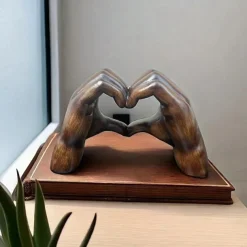Wood Grain Love Hand Ornament, Resin Statue Art Craft, For Bookshelf Home Living Room Office Cabinet Decor, Room Tabletop Entryway Decor, Mother's Day New Year Easter Party Decor